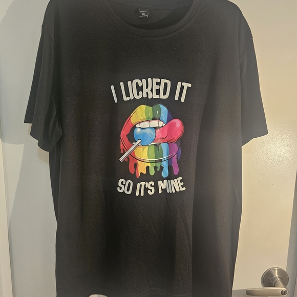 Black Tee with Colorful Lip Design - Picture 1 of 4